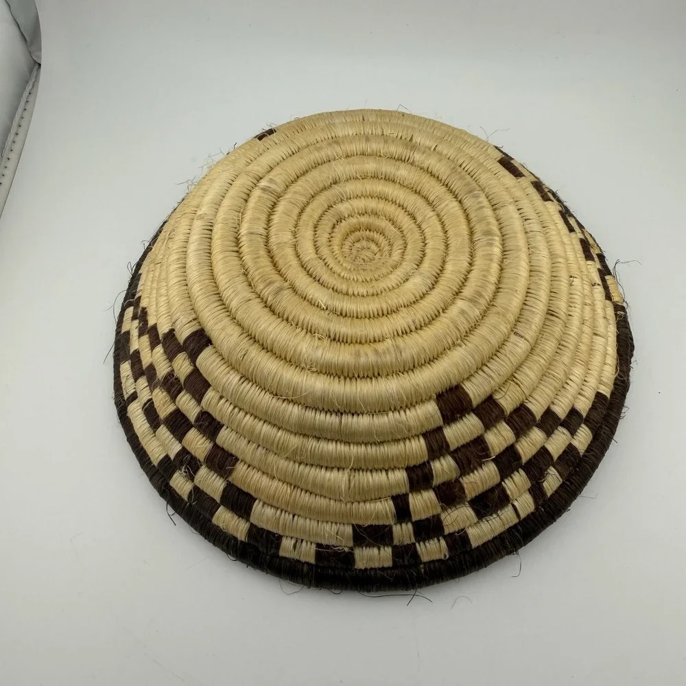 Woven Basket Bowl 8in Natural Brown Excellent Geometric Tribal Boho